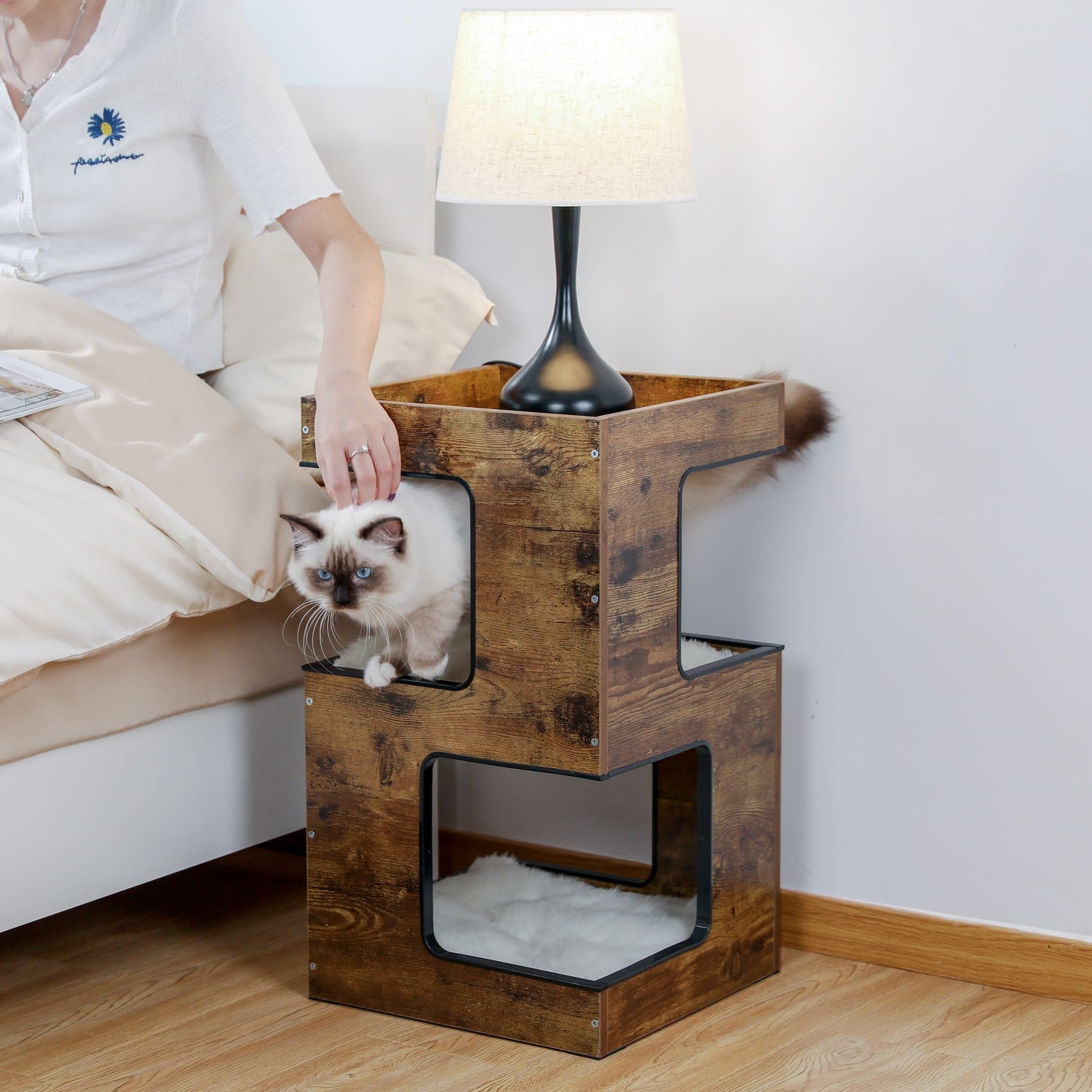 minimalist-modern-cat-tree-for-lamp-624741.jpg